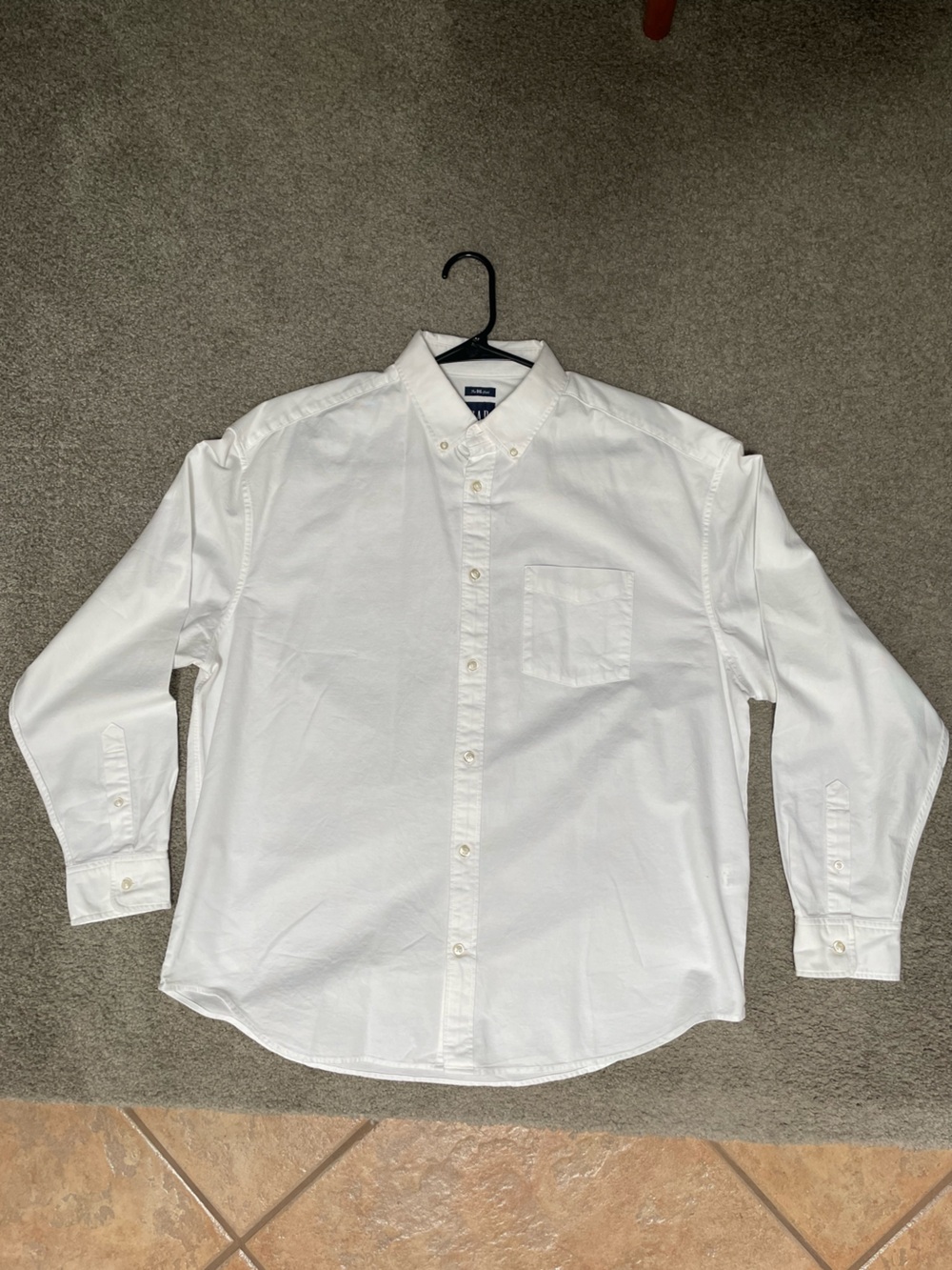 GAP Men's White Button-Down Oxford Shirt - Long Sleeve